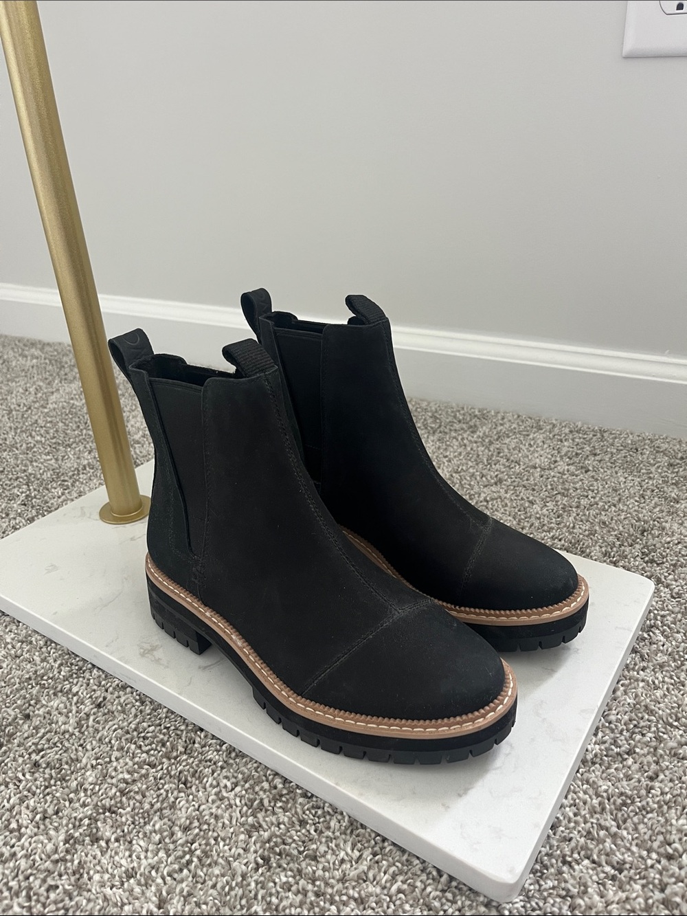 Toms Black Chelsea Lug Ankle Boots with Contrast Welt